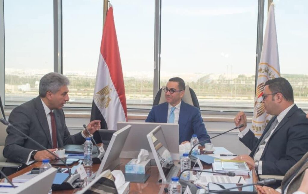 3 وزراء يناقشون آليات تعزيز الاستثمار في قطاع السياحة في مصر